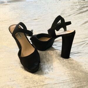 Steve Madden Black Peep-Toe Heels